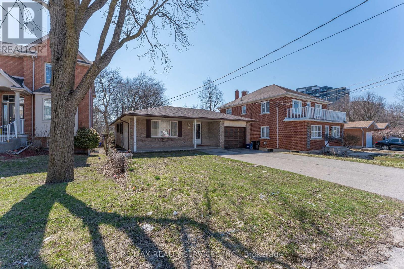 94 Gage Avenue, Kitchener, Ontario  N2G 2E2 - Photo 3 - X12981808