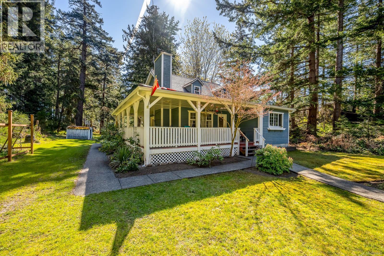 745 Lazo Rd, Comox, British Columbia  V9M 3V6 - Photo 3 - 1031645