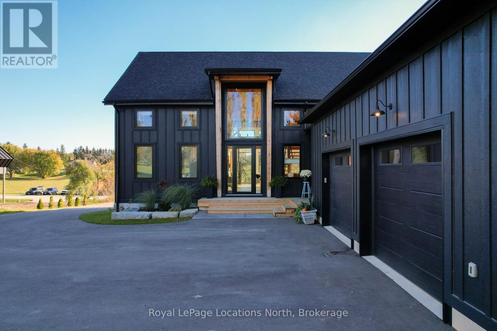 113 Slabtown Road, Blue Mountains, Ontario  N0H 1J0 - Photo 2 - X12925346