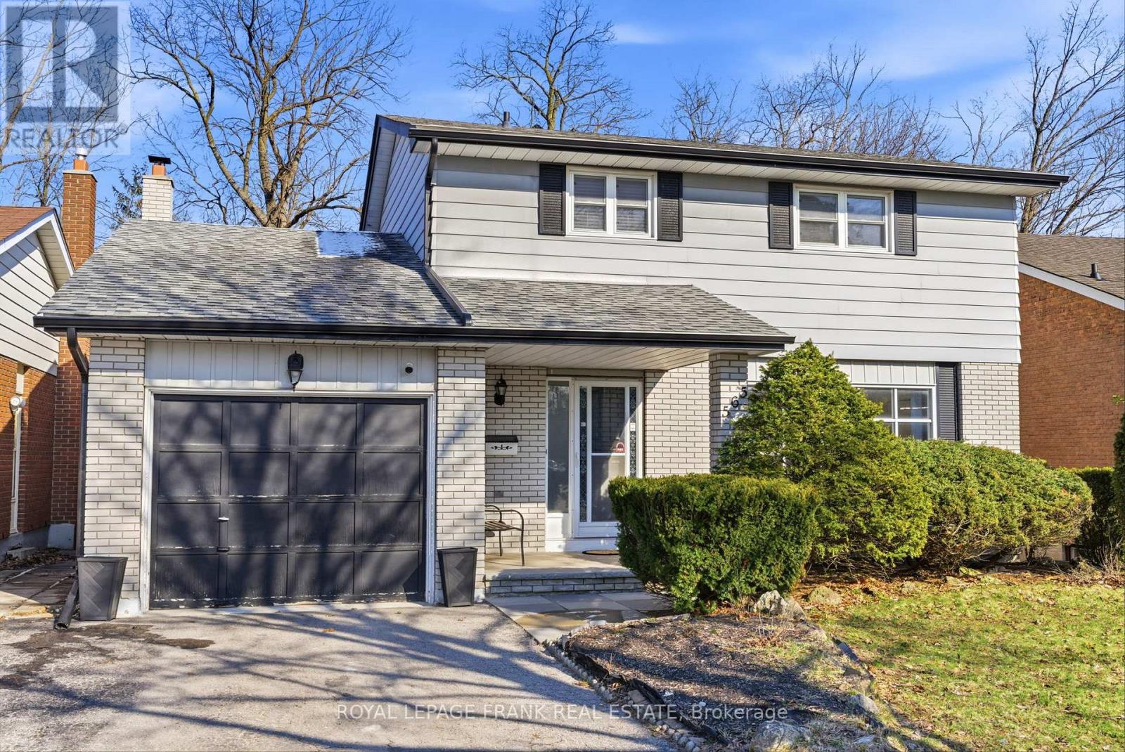 565 CHARRINGTON AVENUE, Oshawa, Ontario