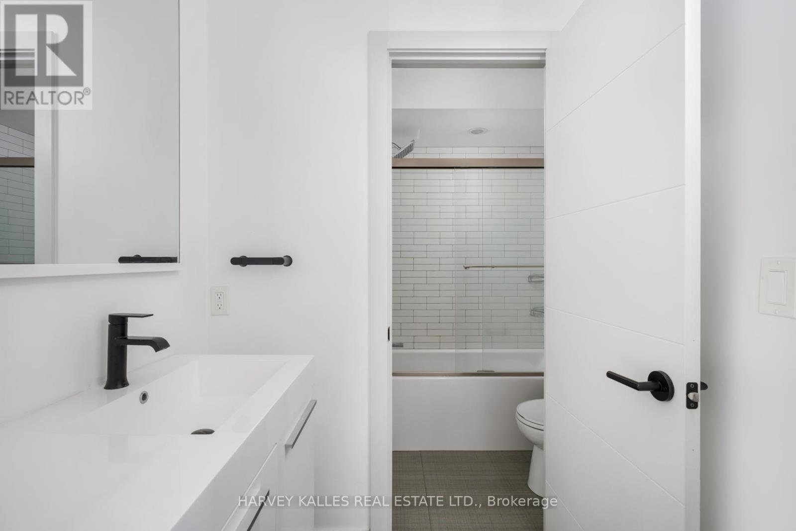 38 Alameda Avenue, Toronto, Ontario  M6C 3W2 - Photo 21 - C12981416