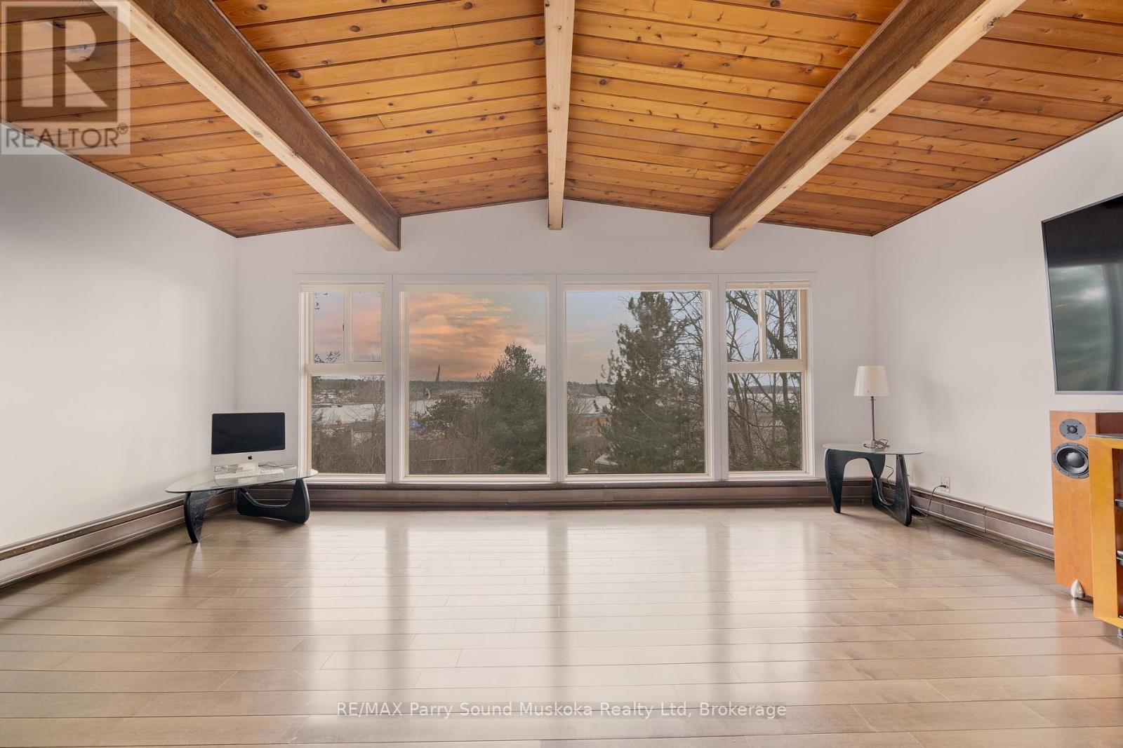 8 Sunset Avenue, Parry Sound, Ontario  P2A 1A5 - Photo 11 - X12982176