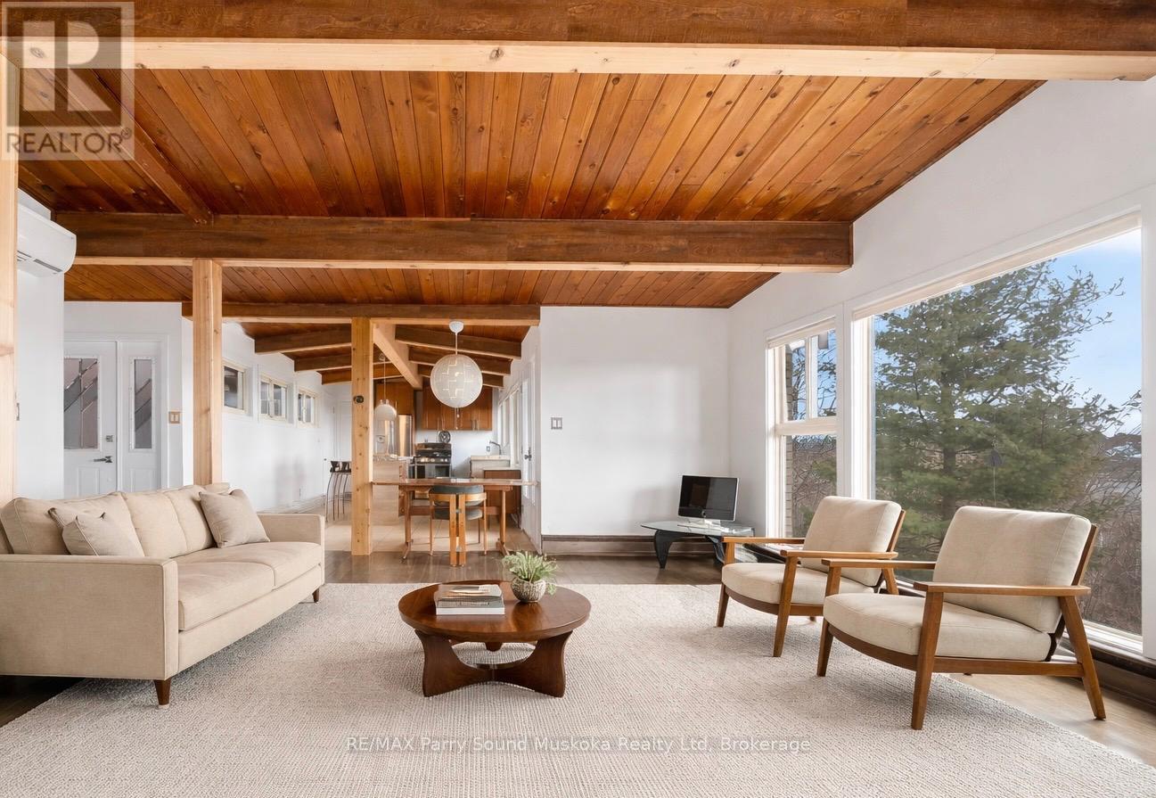 8 Sunset Avenue, Parry Sound, Ontario  P2A 1A5 - Photo 12 - X12982176