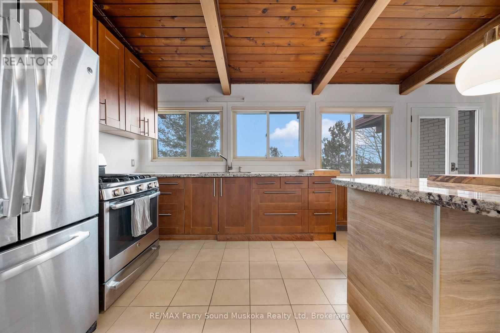 8 Sunset Avenue, Parry Sound, Ontario  P2A 1A5 - Photo 17 - X12982176