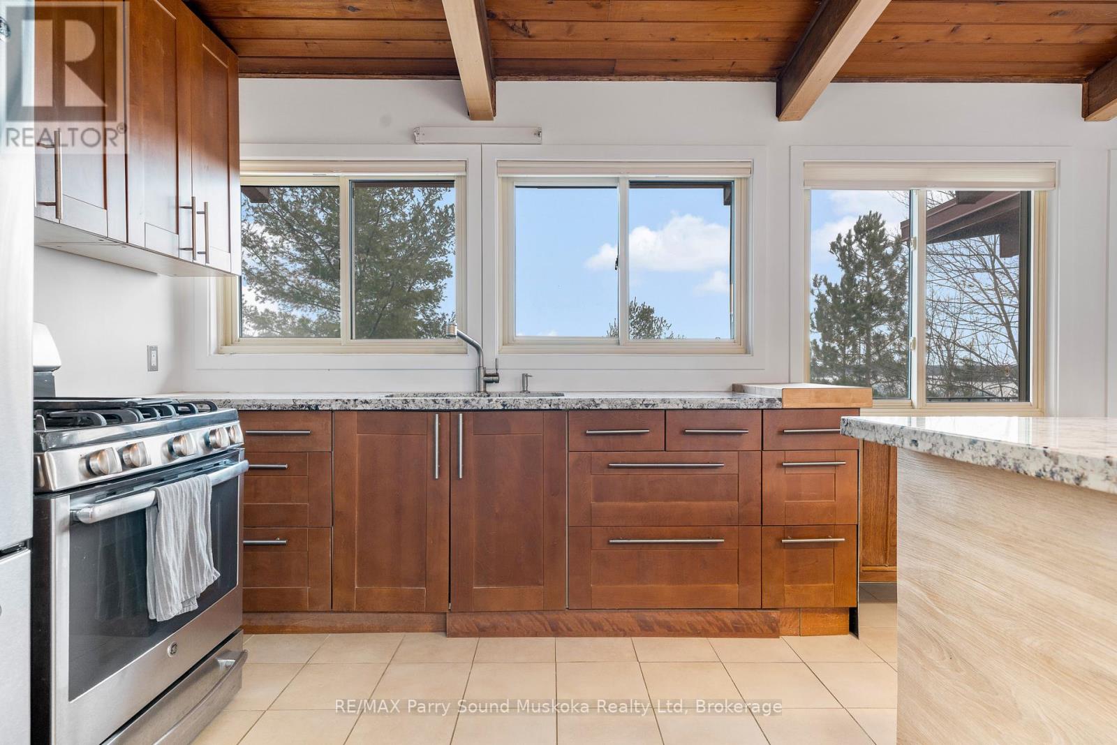 8 Sunset Avenue, Parry Sound, Ontario  P2A 1A5 - Photo 18 - X12982176