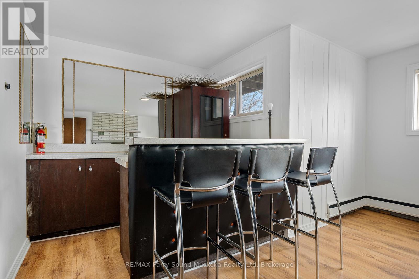 8 Sunset Avenue, Parry Sound, Ontario  P2A 1A5 - Photo 32 - X12982176