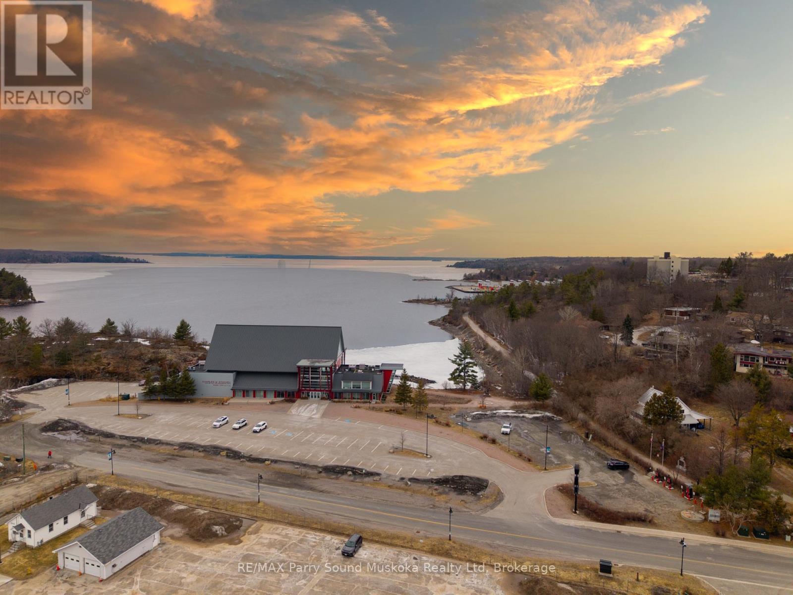 8 Sunset Avenue, Parry Sound, Ontario  P2A 1A5 - Photo 37 - X12982176