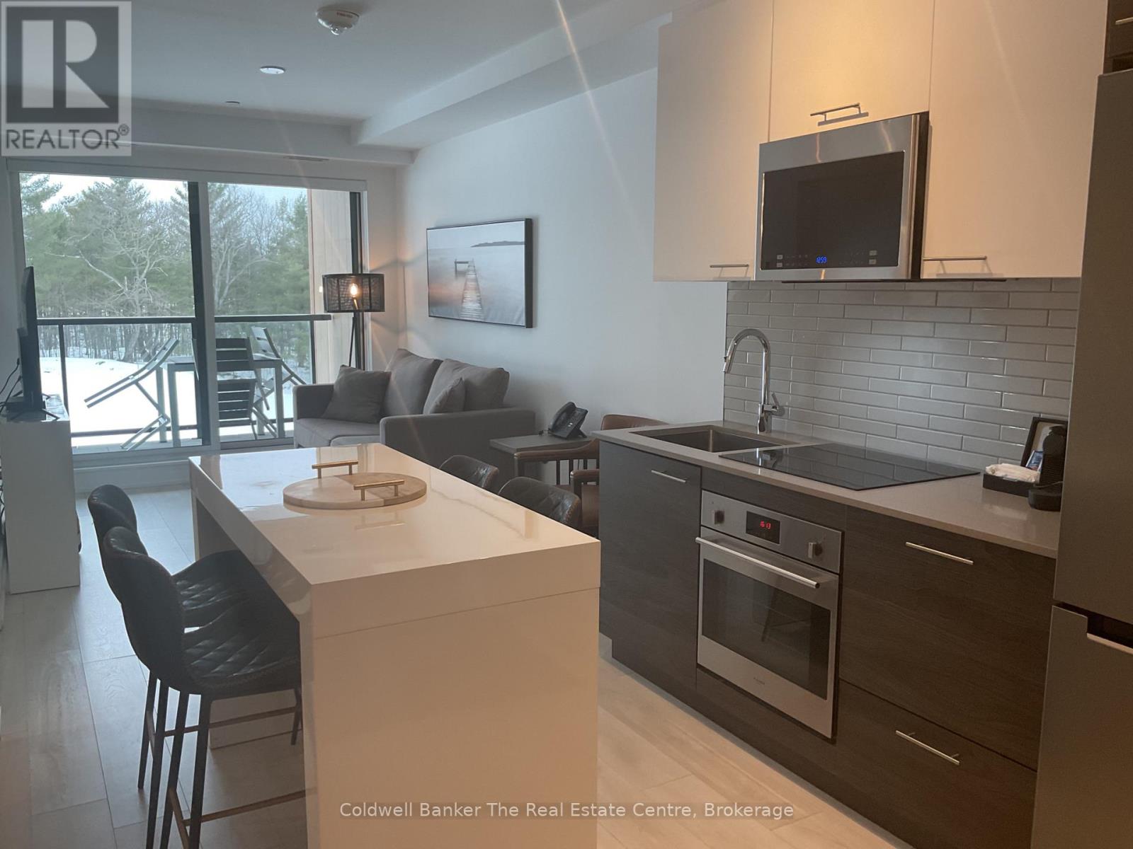 305 - 120 Carrick Trail, Gravenhurst, Ontario  P1P 0B6 - Photo 2 - X12982278