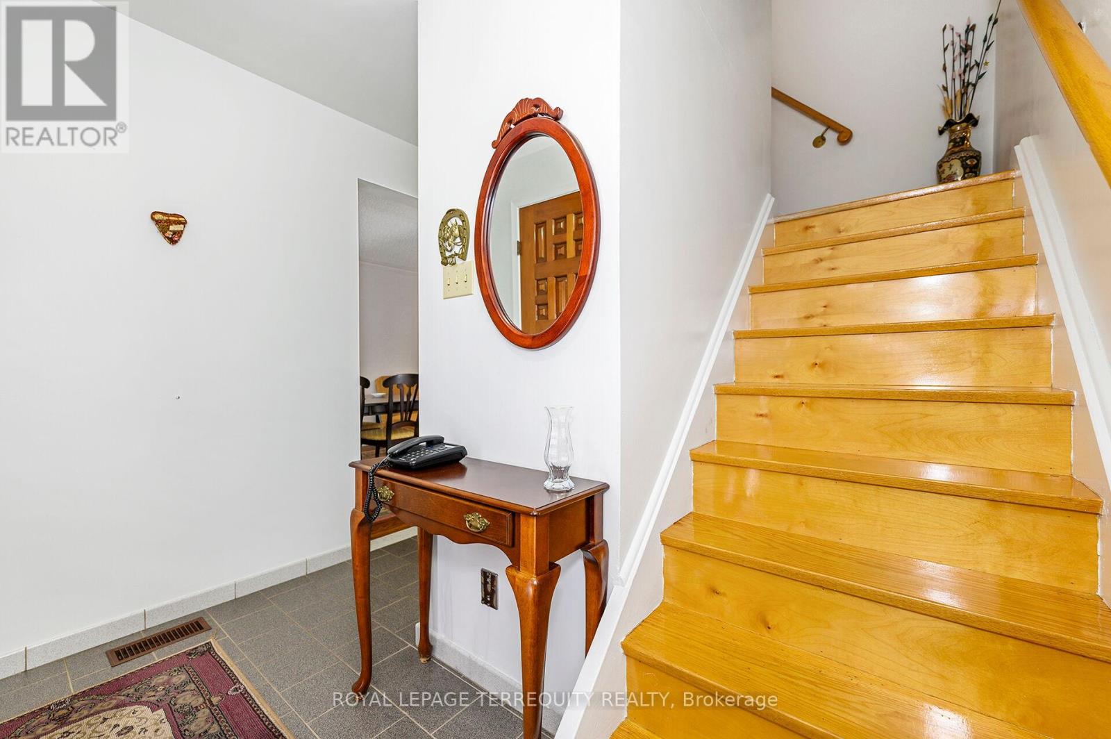 8 Sonnet Court, Toronto, Ontario M6L 1J7 - Photo 13 - W12900578