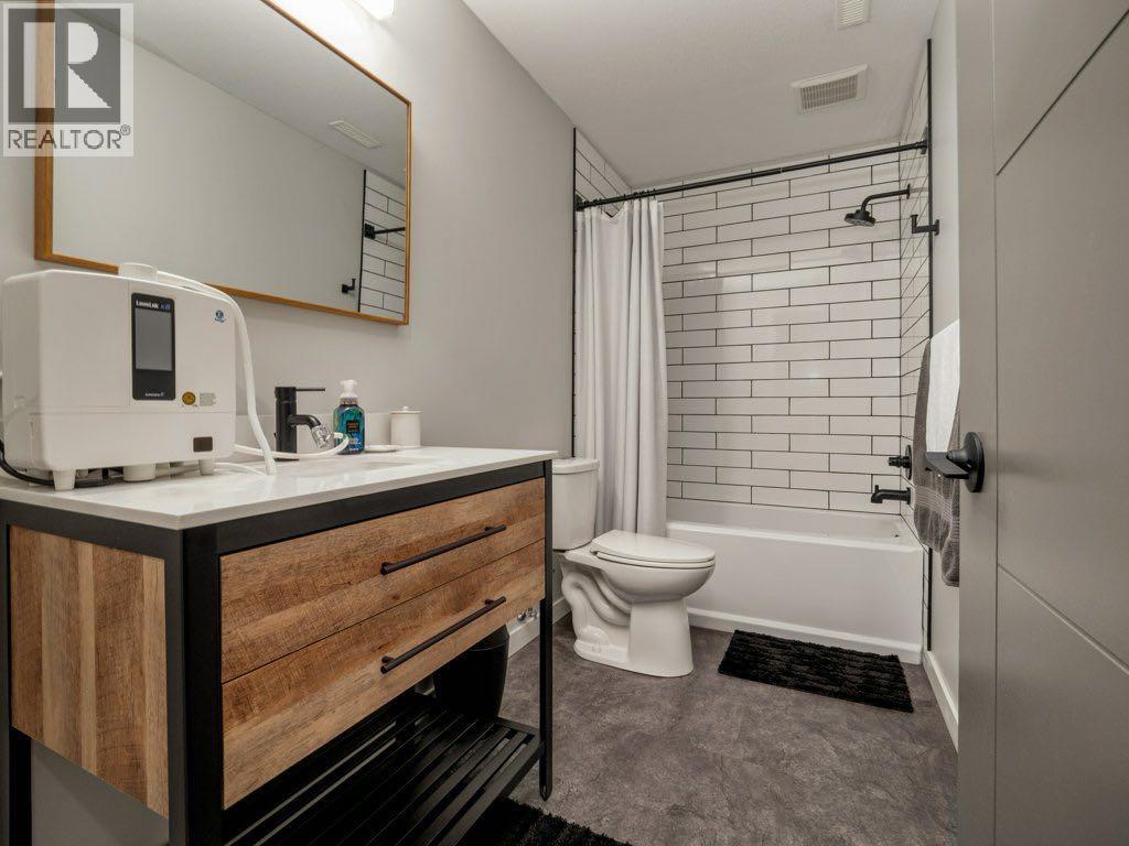 102 Blackwolf Bay N, Lethbridge, Alberta  T1H 7E9 - Photo 36 - A2281852