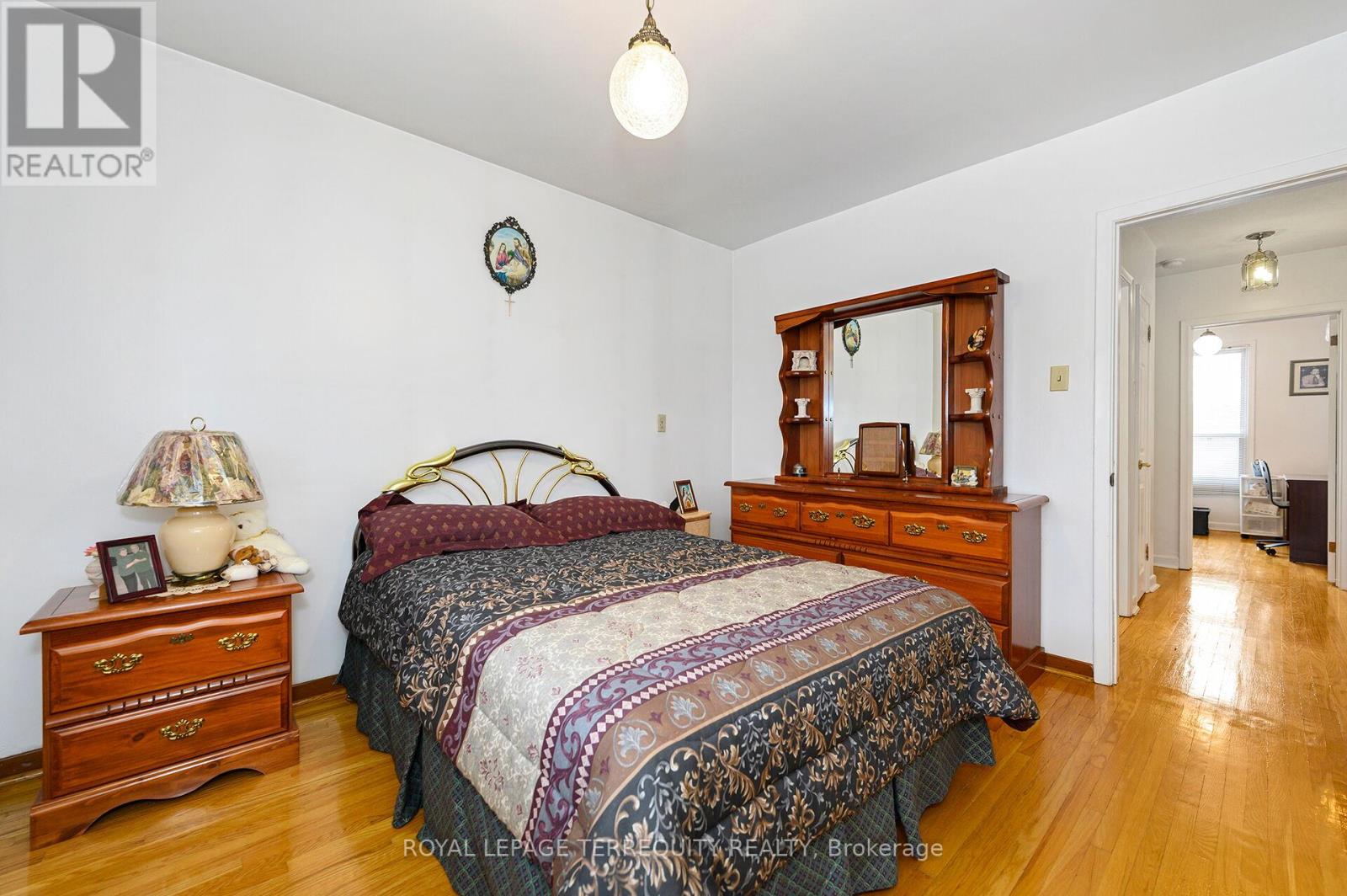 8 Sonnet Court, Toronto, Ontario M6L 1J7 - Photo 16 - W12900578