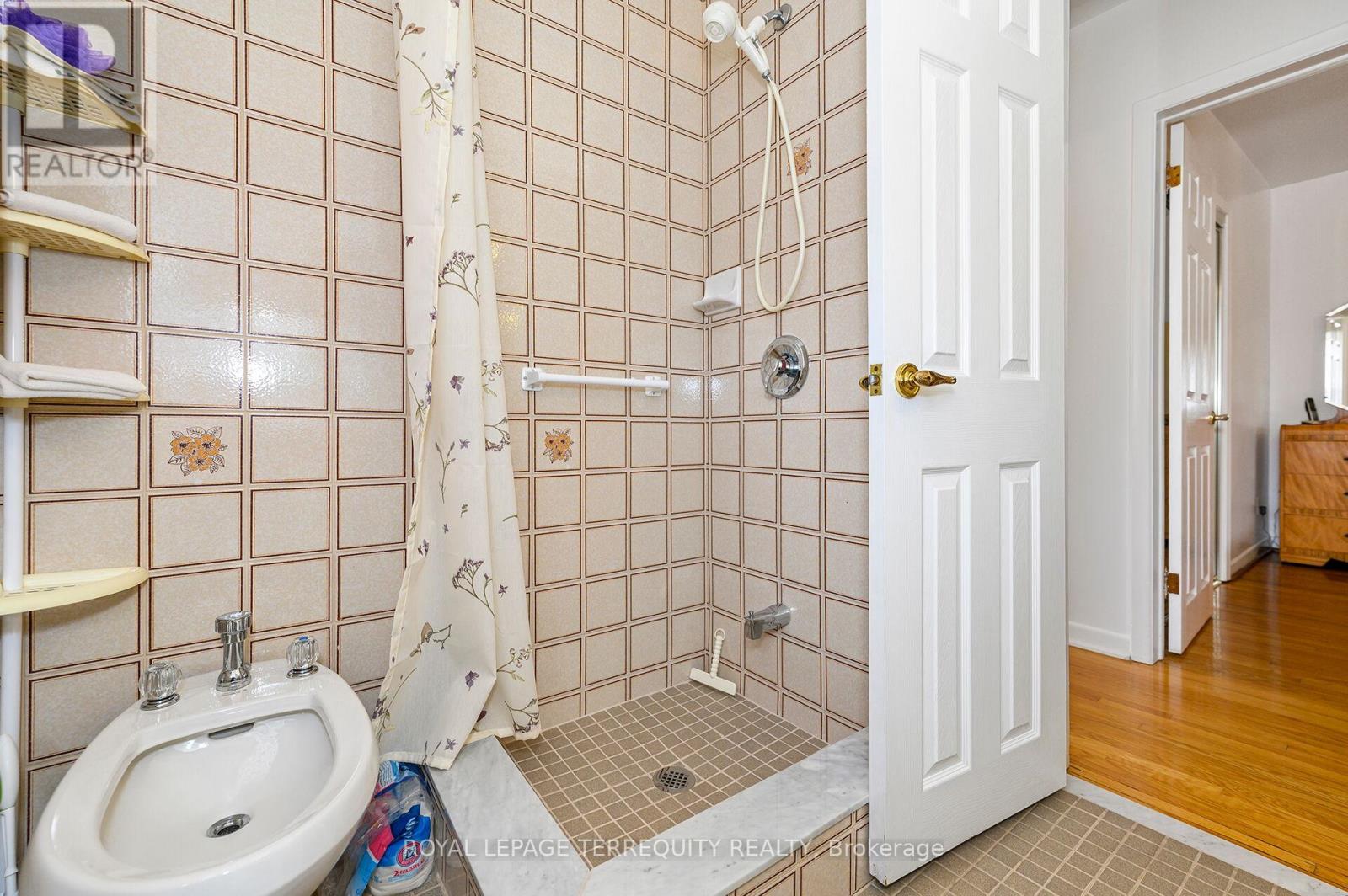 8 Sonnet Court, Toronto, Ontario M6L 1J7 - Photo 20 - W12900578