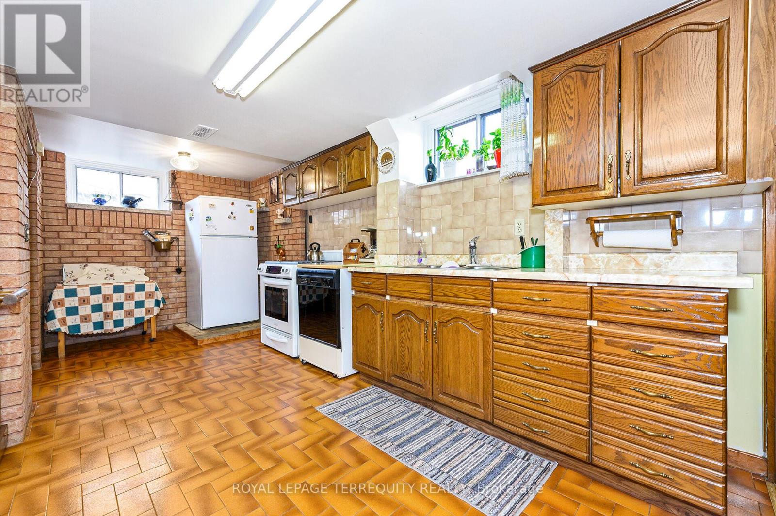 8 Sonnet Court, Toronto, Ontario M6L 1J7 - Photo 26 - W12900578