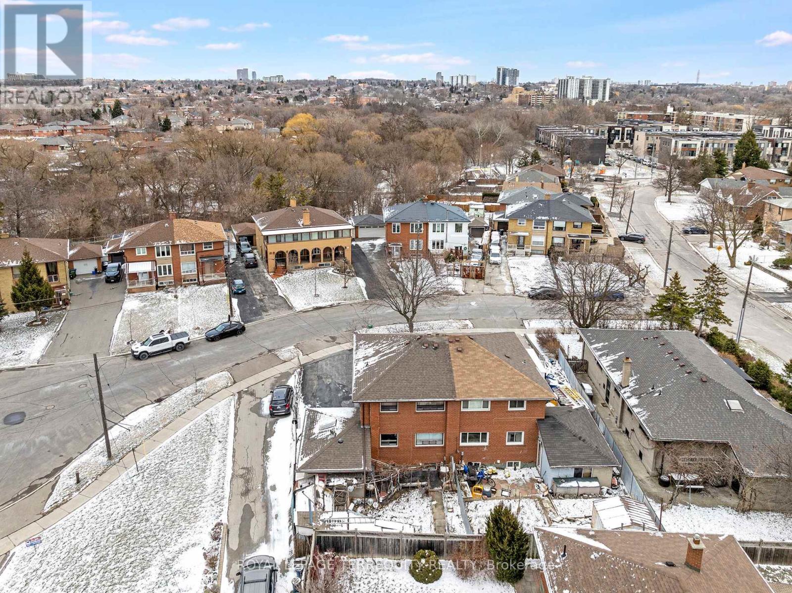 8 Sonnet Court, Toronto, Ontario M6L 1J7 - Photo 32 - W12900578