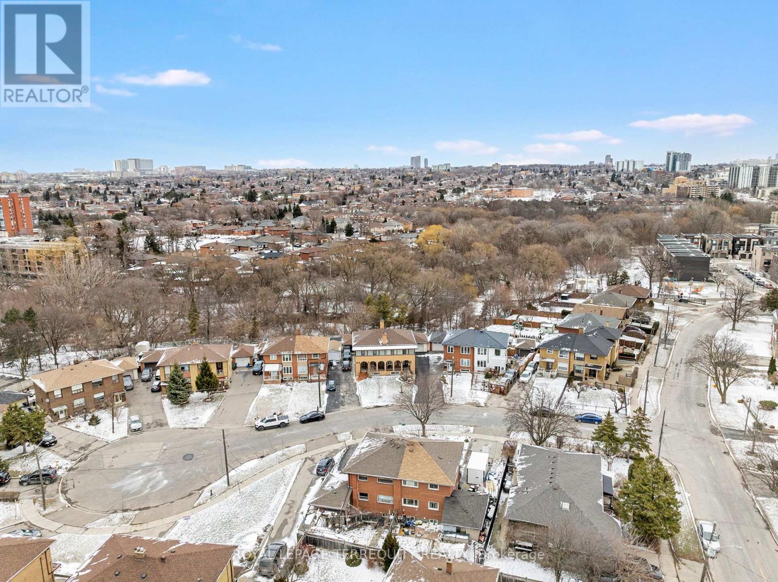 8 Sonnet Court, Toronto, Ontario M6L 1J7 - Photo 34 - W12900578