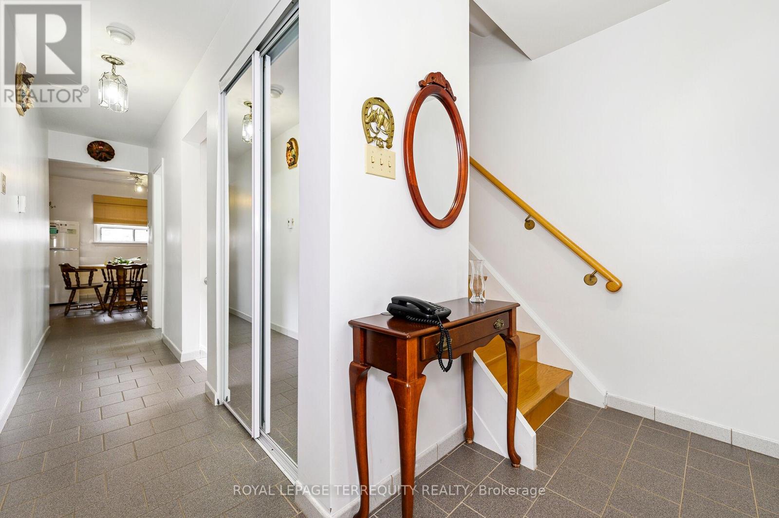 8 Sonnet Court, Toronto, Ontario M6L 1J7 - Photo 2 - W12900578