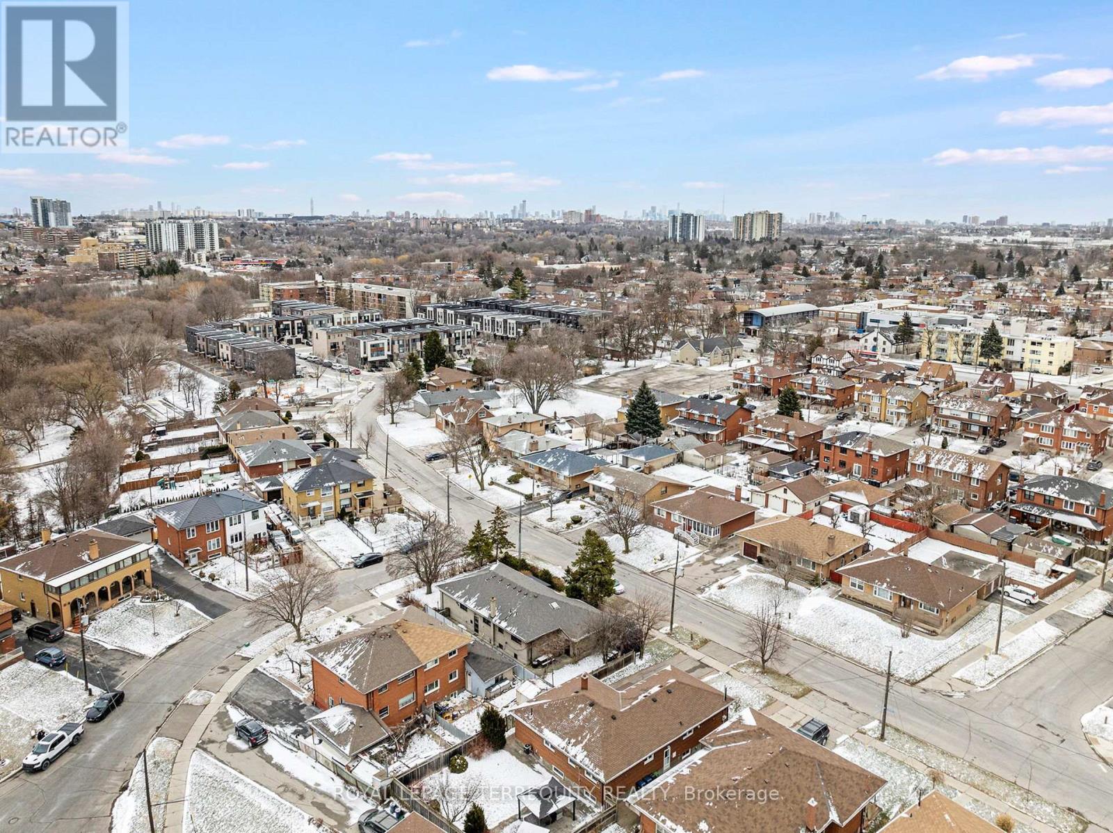 8 Sonnet Court, Toronto, Ontario M6L 1J7 - Photo 35 - W12900578