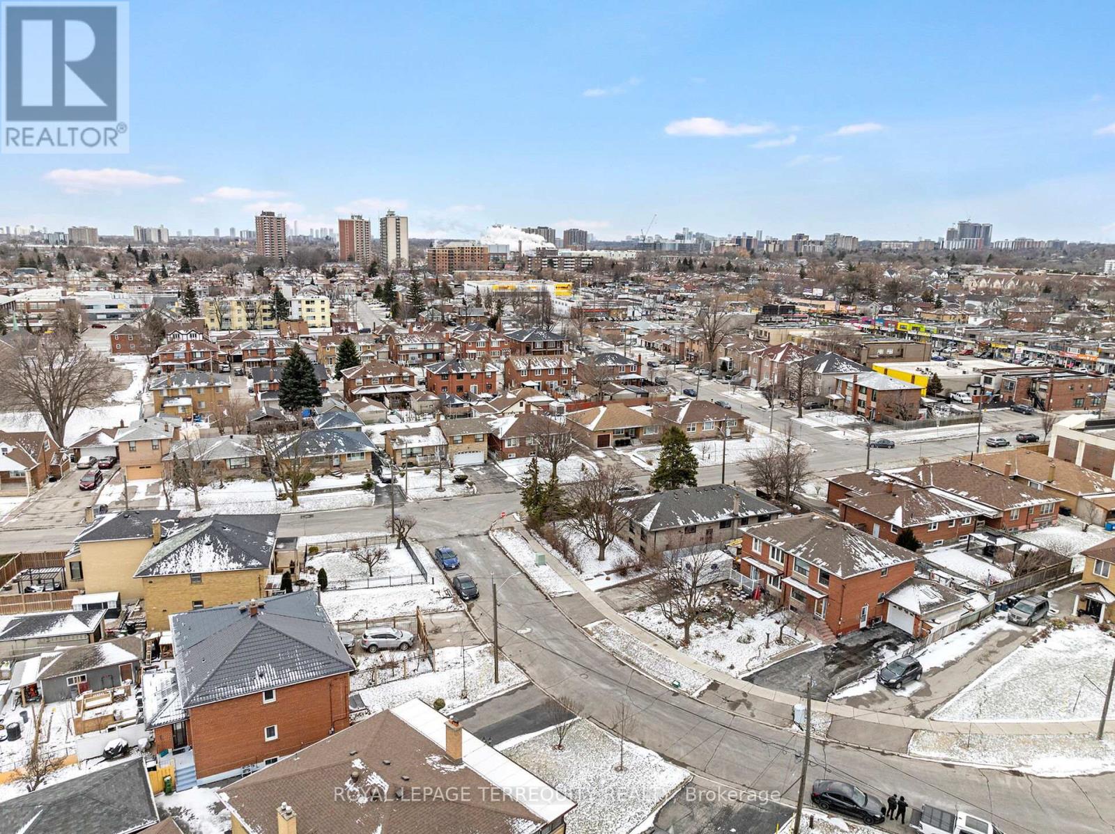 8 Sonnet Court, Toronto, Ontario M6L 1J7 - Photo 33 - W12900578