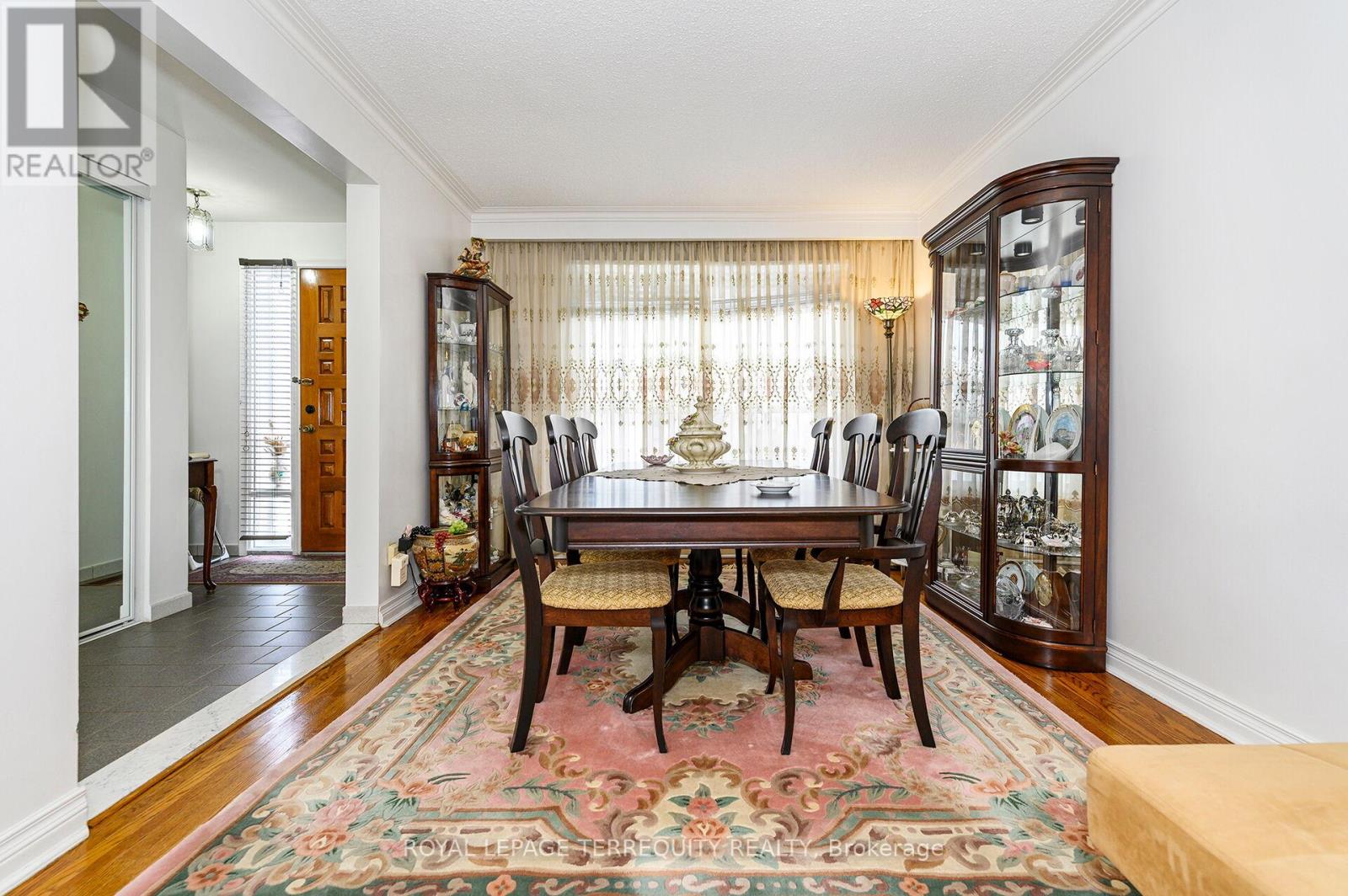 8 Sonnet Court, Toronto, Ontario M6L 1J7 - Photo 4 - W12900578