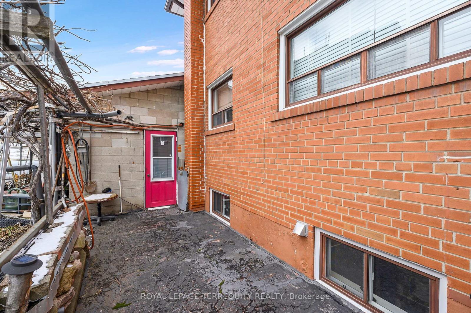 8 Sonnet Court, Toronto, Ontario M6L 1J7 - Photo 29 - W12900578