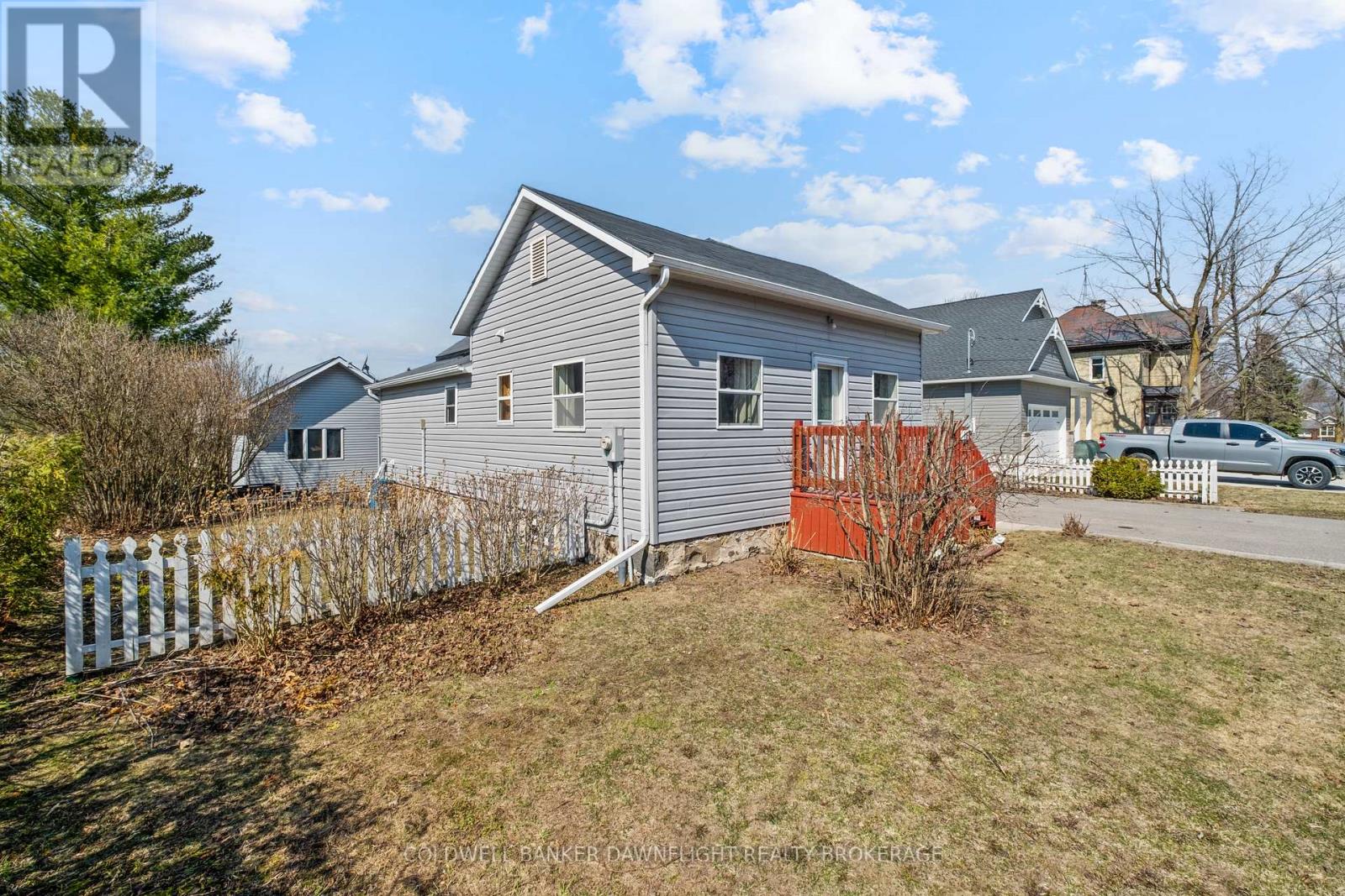 18 Bismark Street, Bluewater, Ontario  N0M 2T0 - Photo 3 - X12943006