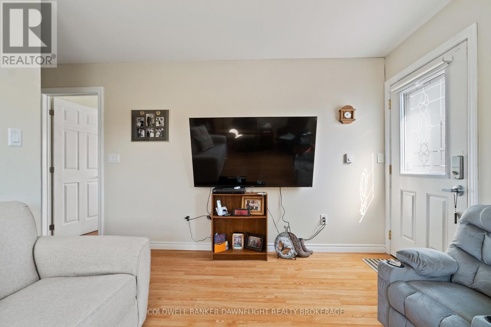 18 Bismark Street, Bluewater, Ontario  N0M 2T0 - Photo 7 - X12943006