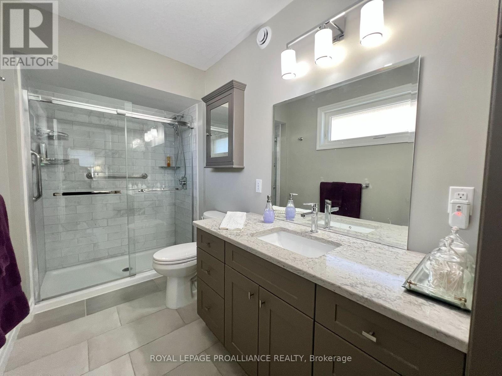 38 Mercedes Drive, Belleville, Ontario  K8N 0B7 - Photo 12 - X12981938