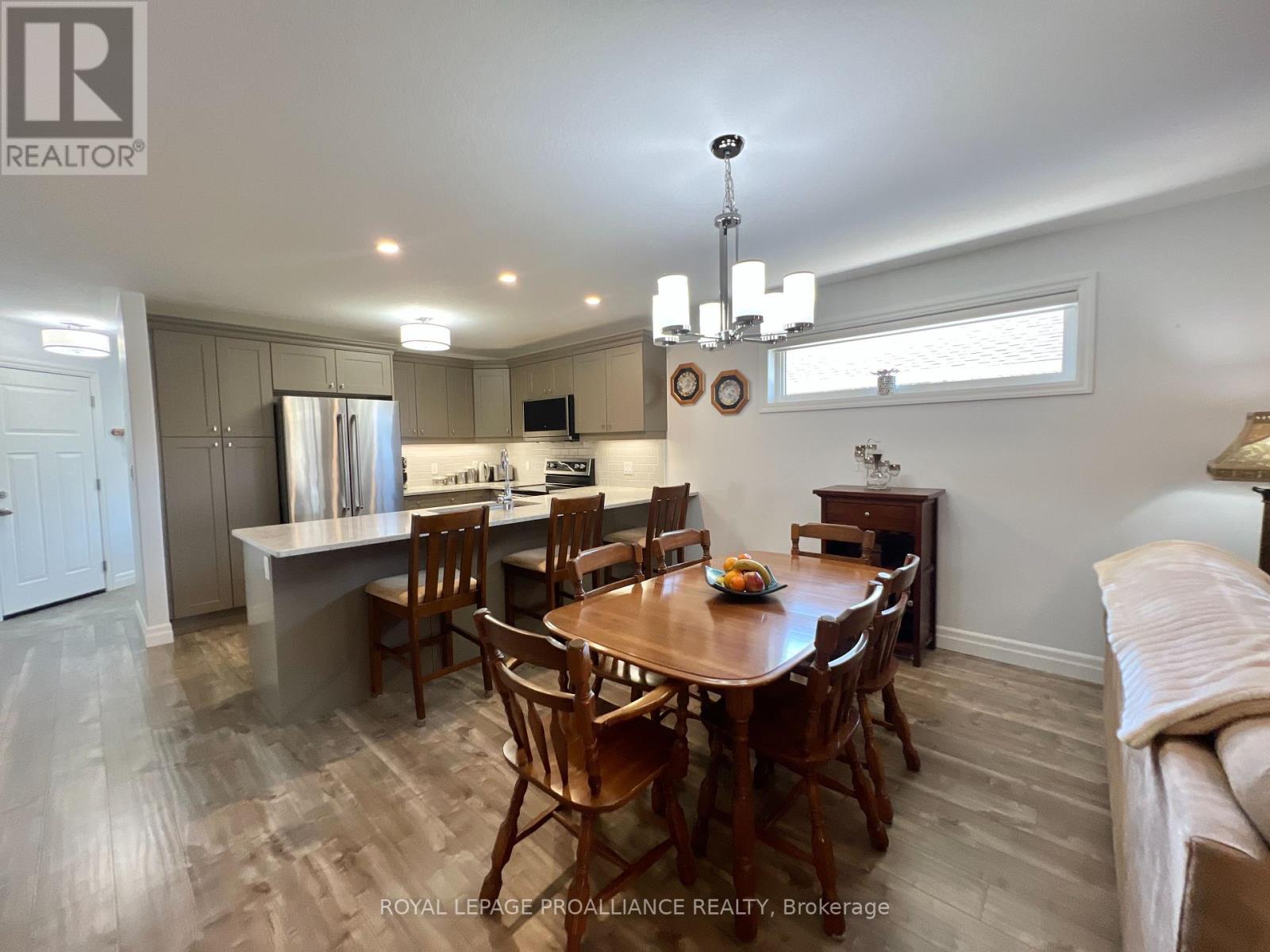 38 Mercedes Drive, Belleville, Ontario  K8N 0B7 - Photo 5 - X12981938