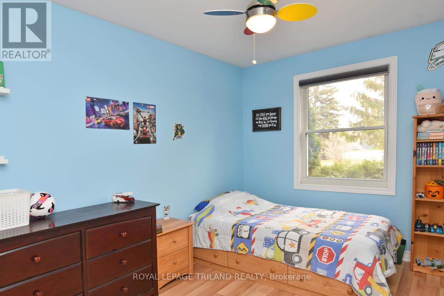 9907 Eric Street, Lambton Shores, Ontario  N0M 2N0 - Photo 12 - X12981916