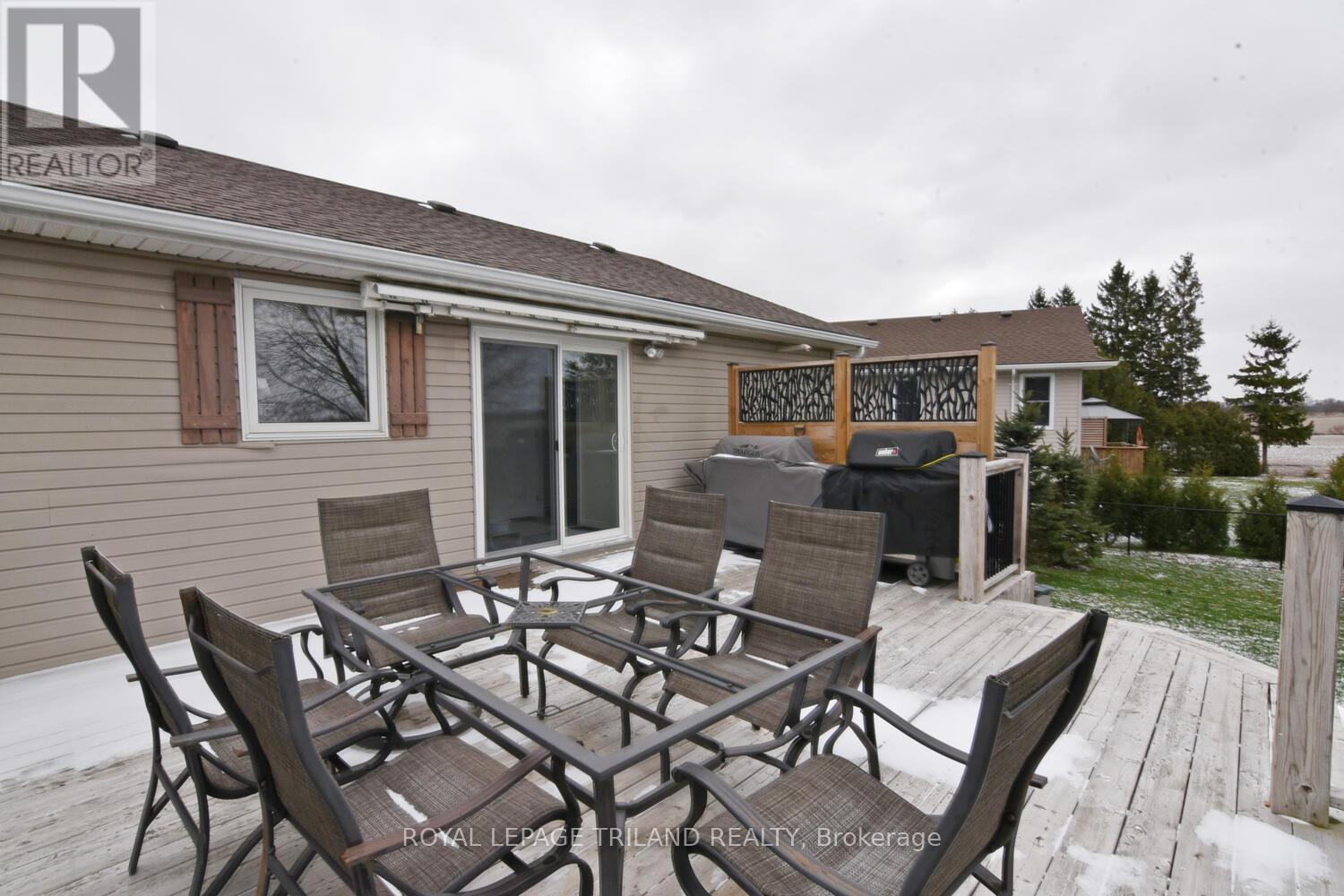 9907 Eric Street, Lambton Shores, Ontario  N0M 2N0 - Photo 16 - X12981916