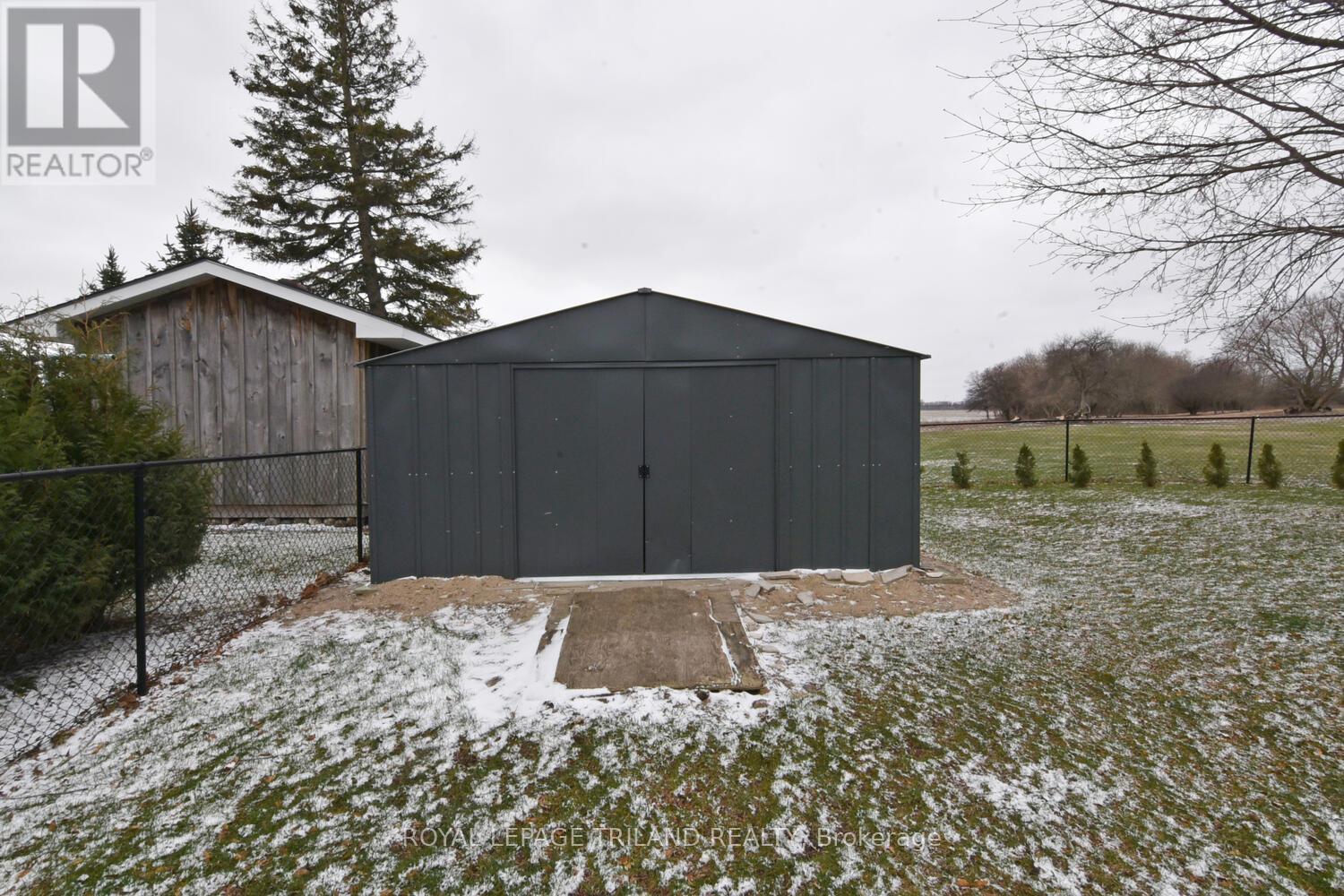 9907 Eric Street, Lambton Shores, Ontario  N0M 2N0 - Photo 18 - X12981916