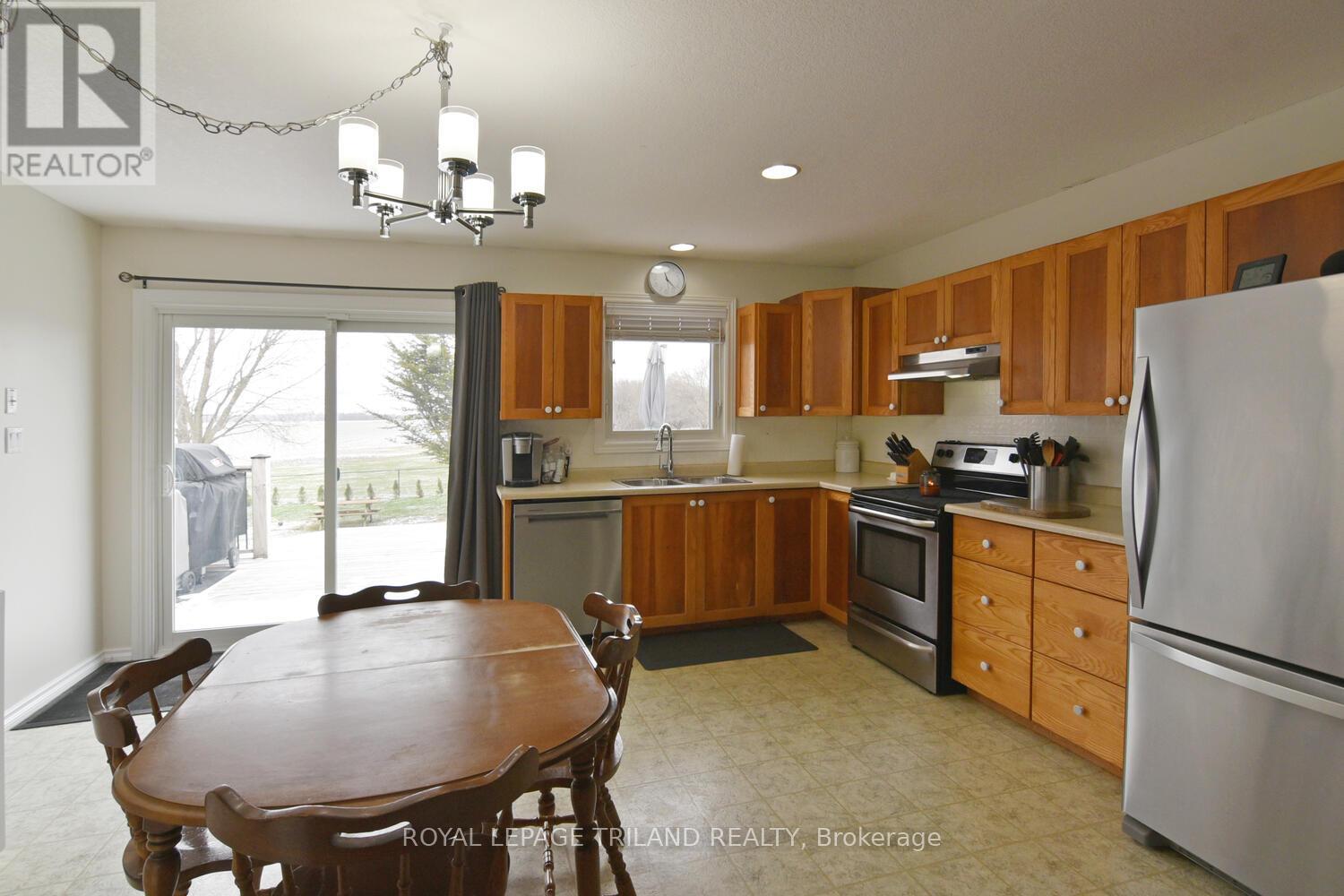 9907 Eric Street, Lambton Shores, Ontario  N0M 2N0 - Photo 22 - X12981916