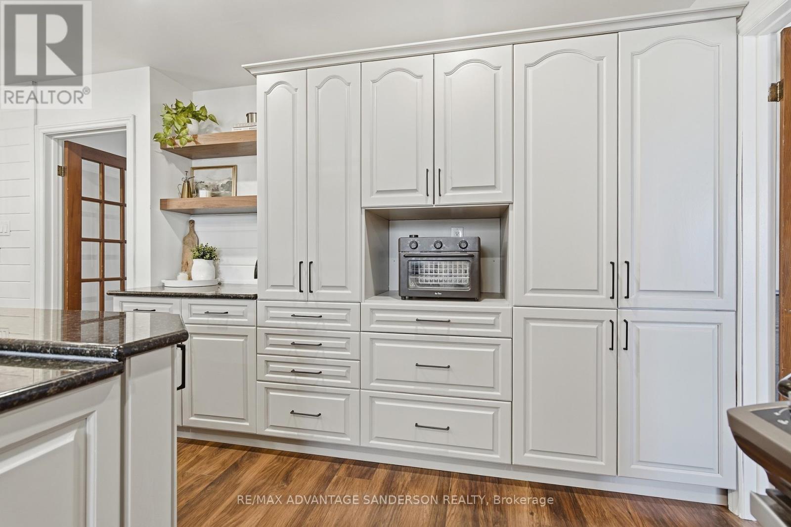 21727 Vanneck Road, Middlesex Centre, Ontario  N0L 1R0 - Photo 21 - X12982216