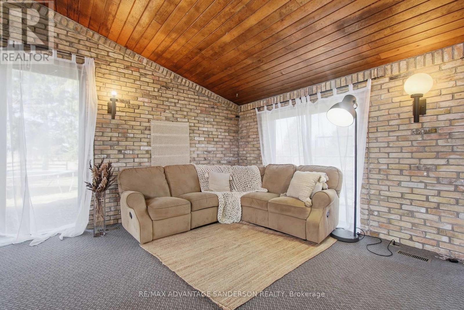 21727 Vanneck Road, Middlesex Centre, Ontario  N0L 1R0 - Photo 25 - X12982216