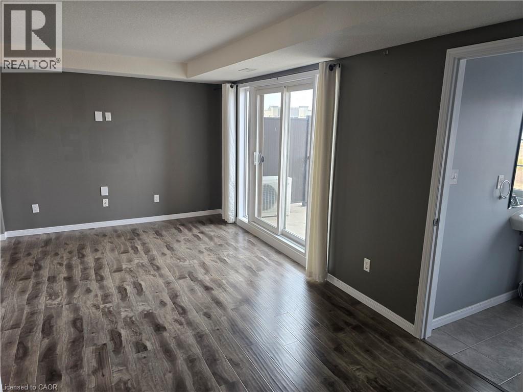 1674 Fischer Hallman Road Unit# E, Kitchener, Ontario  N2R 0H9 - Photo 3 - 40807760