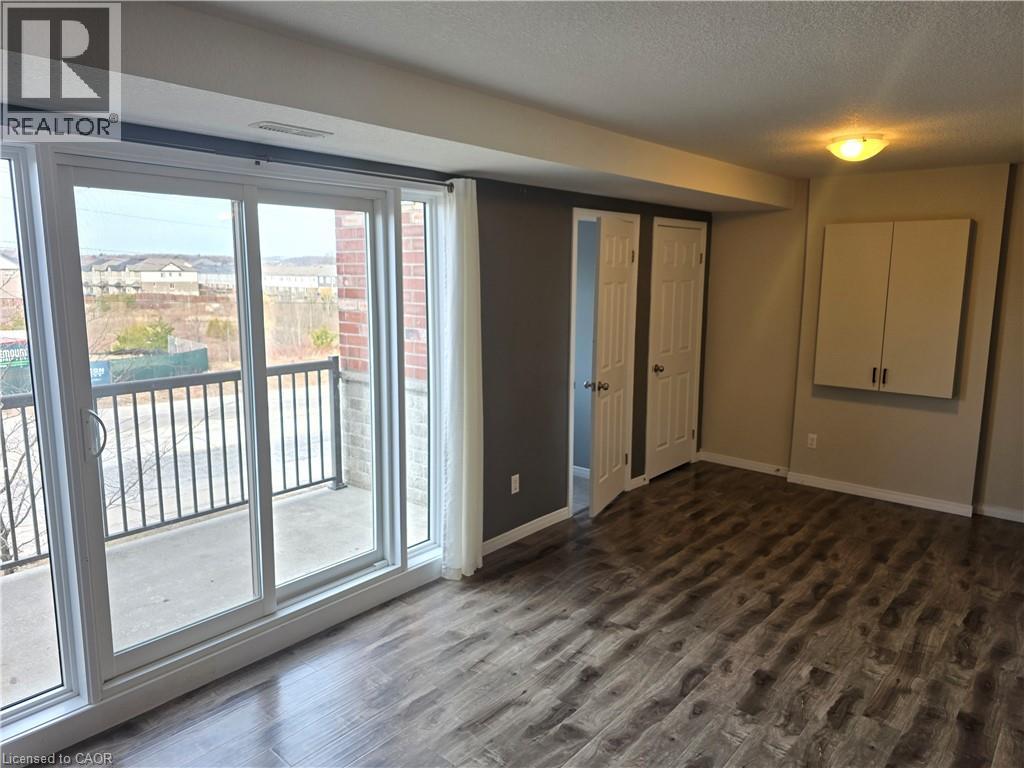 1674 Fischer Hallman Road Unit# E, Kitchener, Ontario  N2R 0H9 - Photo 4 - 40807760
