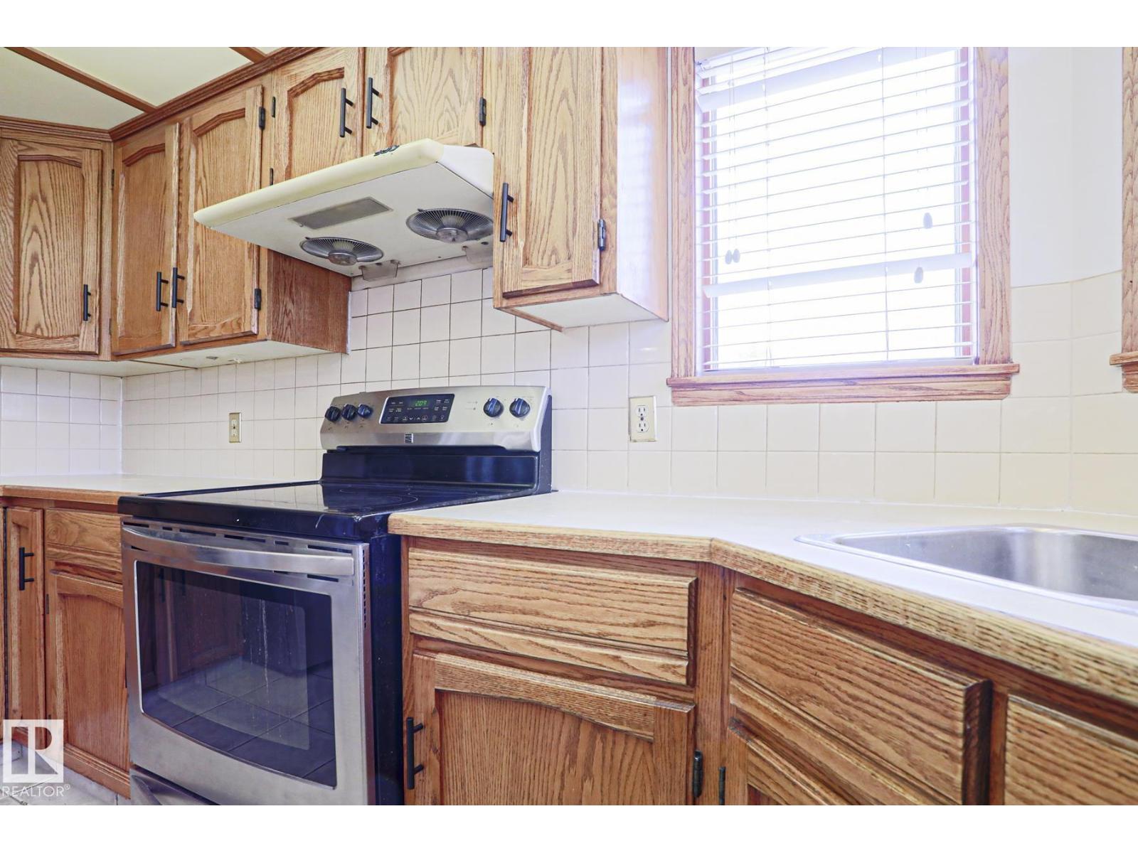 507 Burton Cl Nw, Edmonton, Alberta  T6R 2B2 - Photo 15 - E4481608