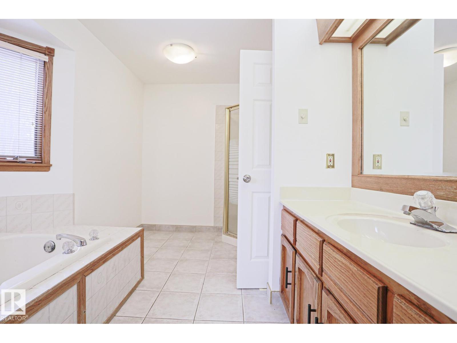 507 Burton Cl Nw, Edmonton, Alberta  T6R 2B2 - Photo 44 - E4481608