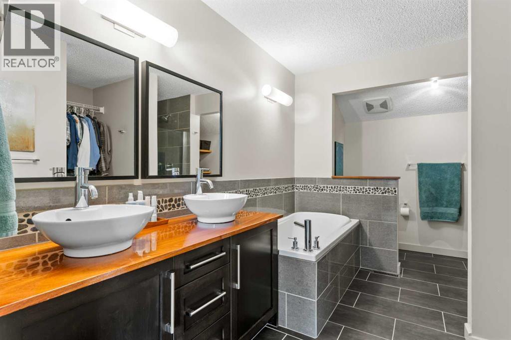 3370 Oakwood Drive Sw, Calgary, Alberta  T2V 4K6 - Photo 25 - A2297923