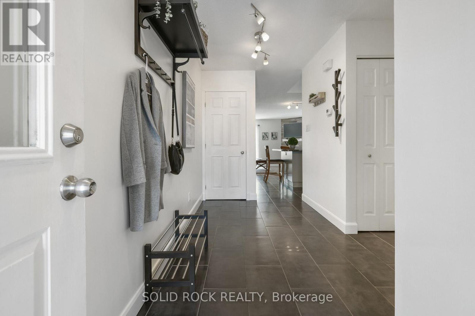 50 Spruce Crescent, Arnprior, Ontario  K7S 3V8 - Photo 5 - X12981960