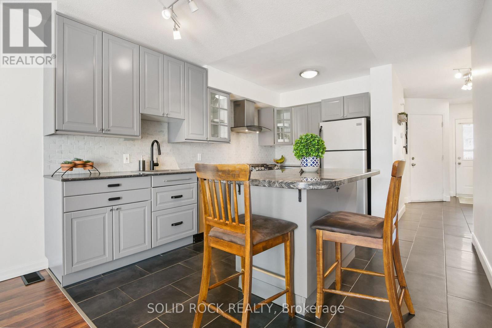 50 Spruce Crescent, Arnprior, Ontario  K7S 3V8 - Photo 6 - X12981960