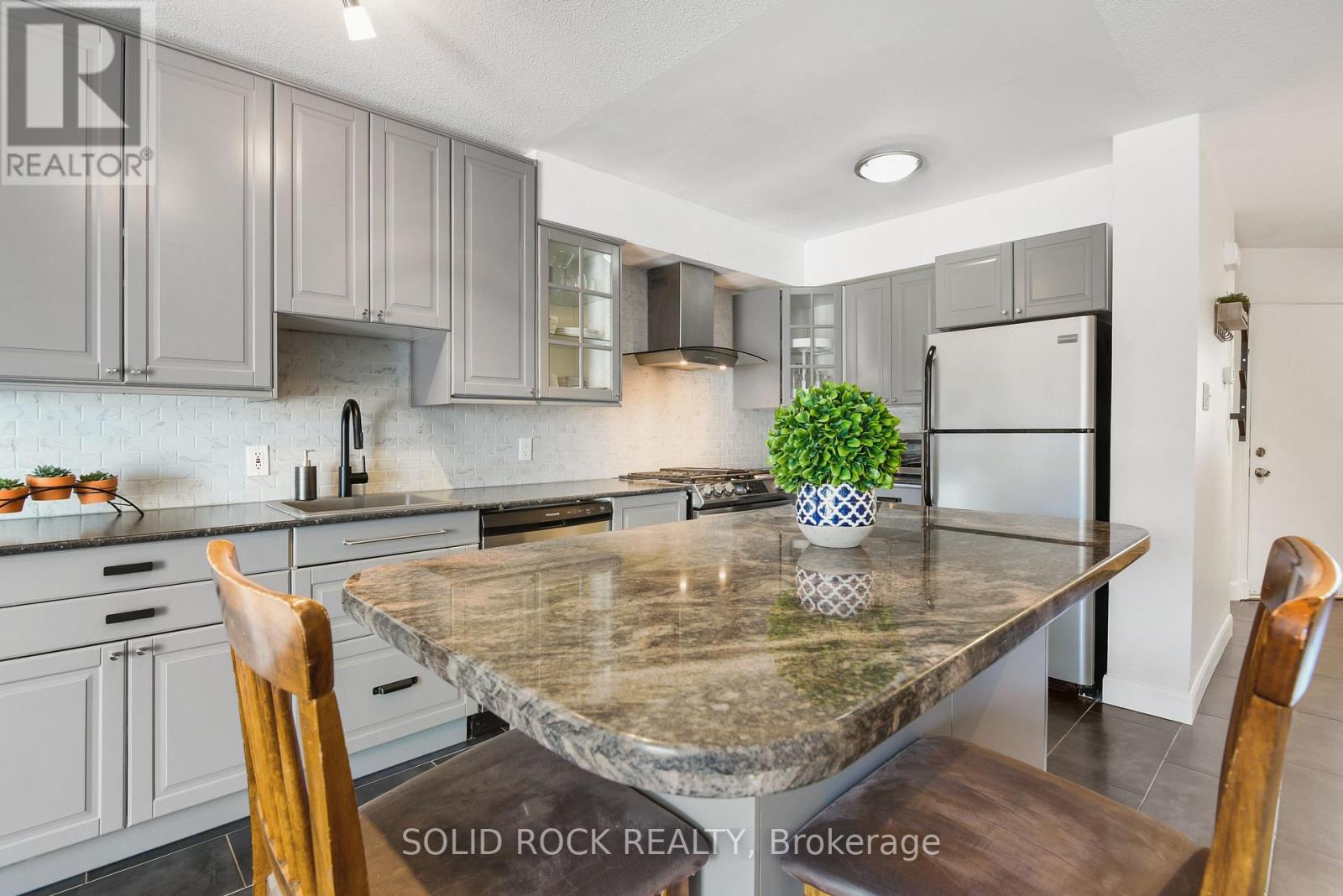 50 Spruce Crescent, Arnprior, Ontario  K7S 3V8 - Photo 8 - X12981960