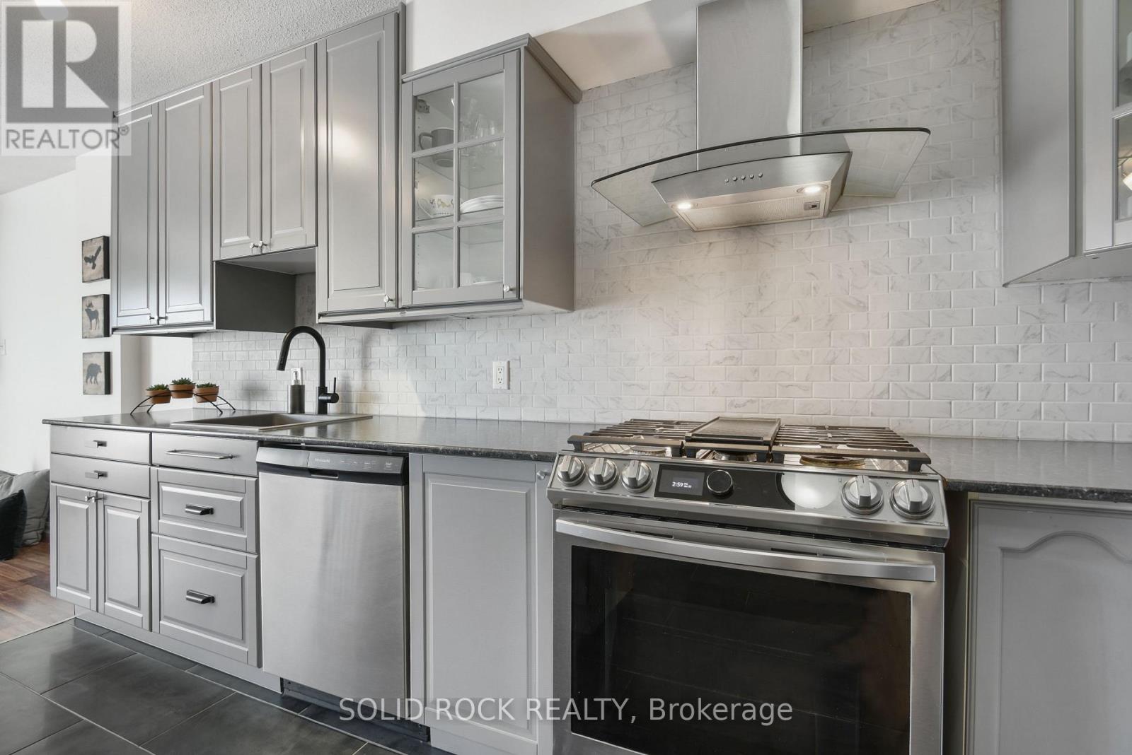 50 Spruce Crescent, Arnprior, Ontario  K7S 3V8 - Photo 9 - X12981960