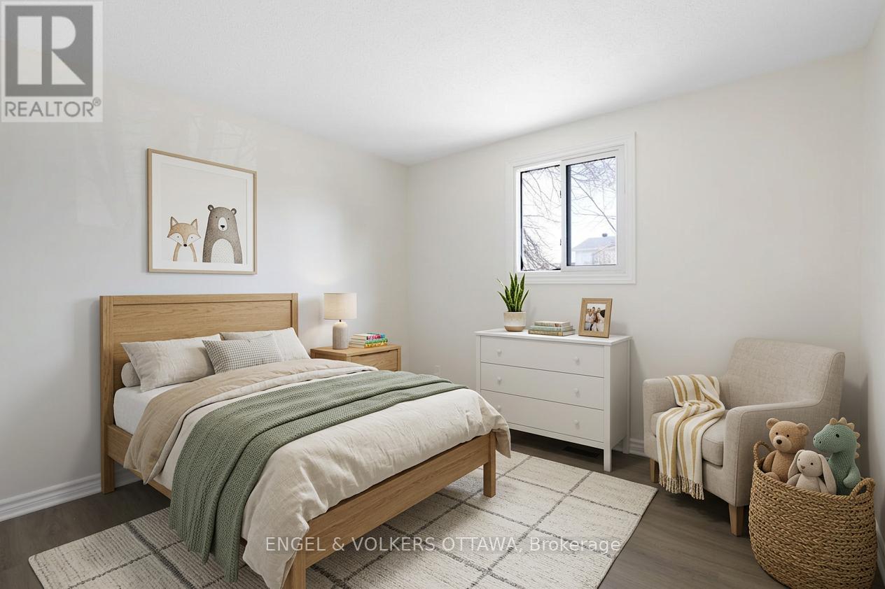 424 Phoenix Crescent, Ottawa, Ontario  K1E 2E5 - Photo 25 - X12981964