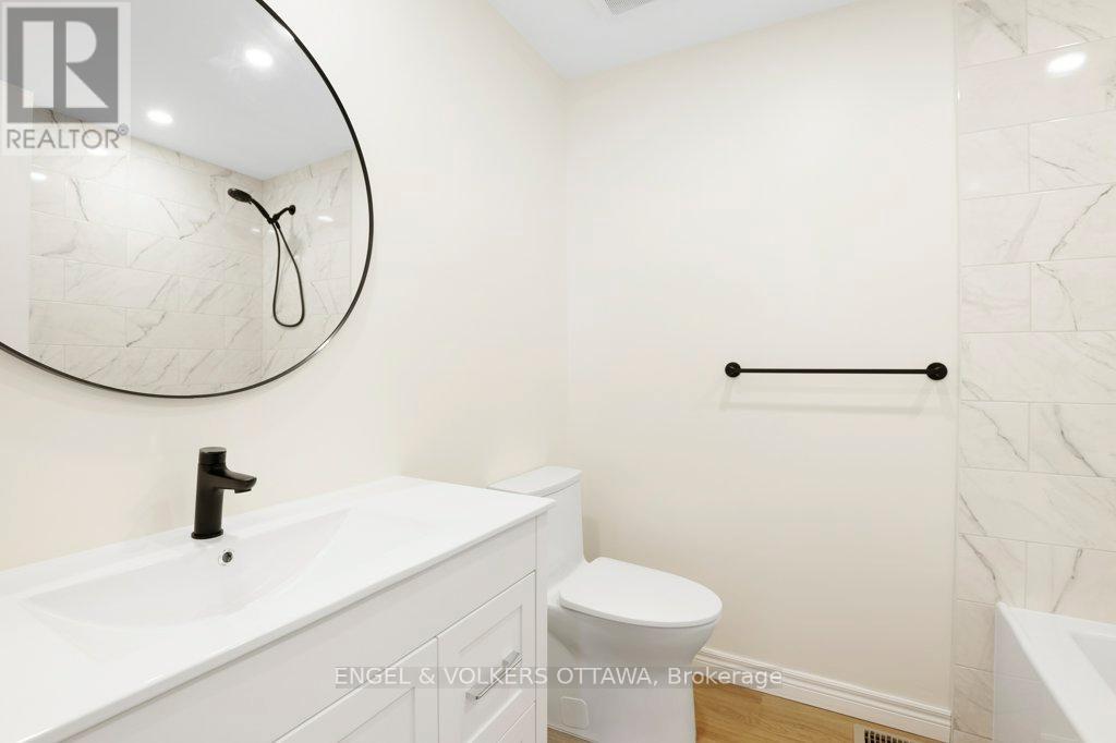 424 Phoenix Crescent, Ottawa, Ontario  K1E 2E5 - Photo 27 - X12981964
