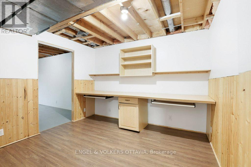 424 Phoenix Crescent, Ottawa, Ontario  K1E 2E5 - Photo 34 - X12981964