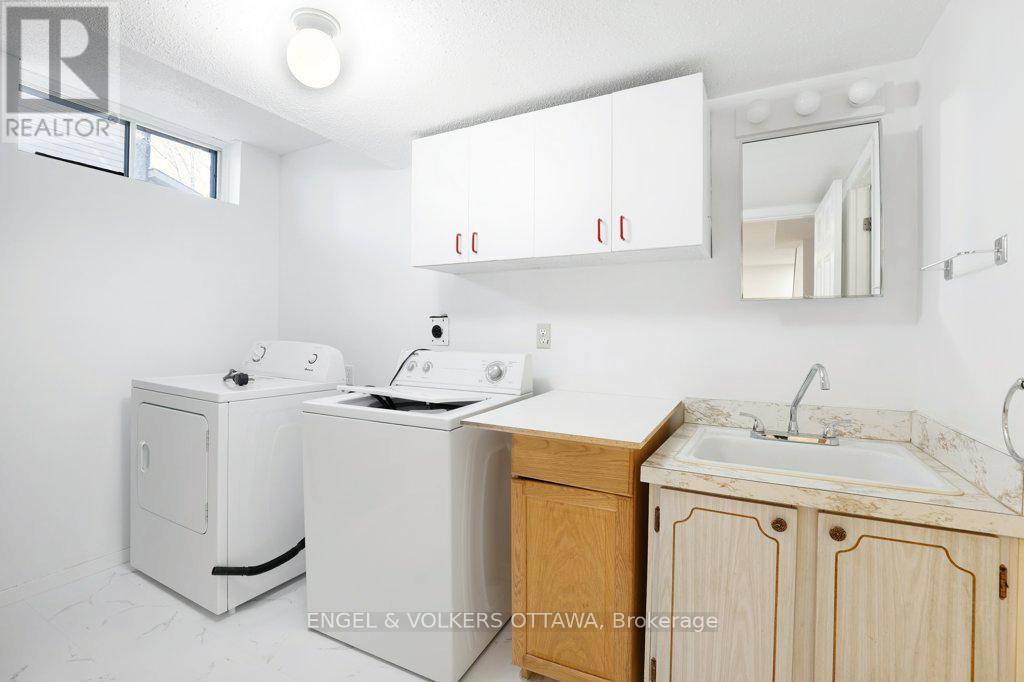 424 Phoenix Crescent, Ottawa, Ontario  K1E 2E5 - Photo 35 - X12981964