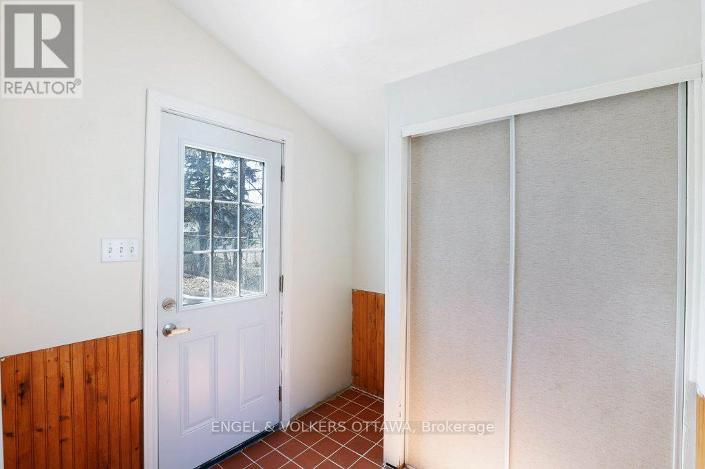 424 Phoenix Crescent, Ottawa, Ontario  K1E 2E5 - Photo 36 - X12981964