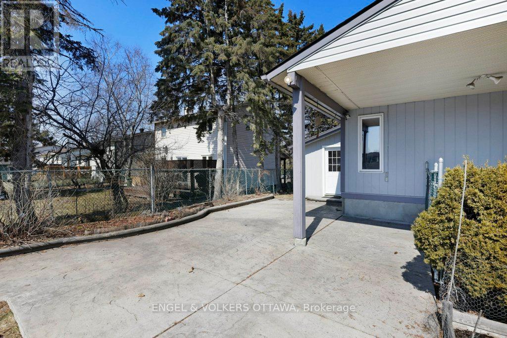 424 Phoenix Crescent, Ottawa, Ontario  K1E 2E5 - Photo 39 - X12981964