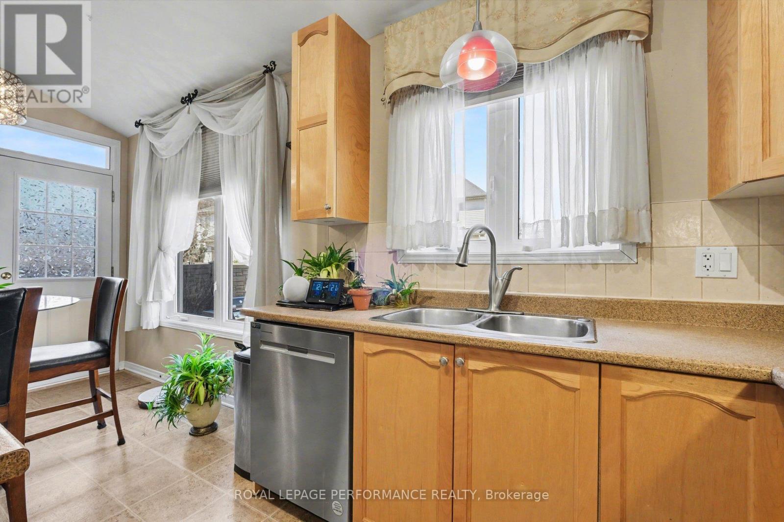 2202 Clendenan Crescent, Ottawa, Ontario  K4A 4S8 - Photo 10 - X12981986